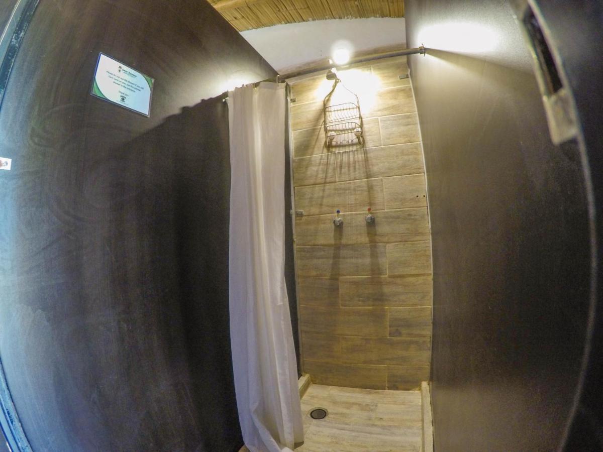 Wild Rover Hostal Máncora