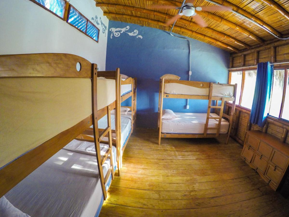 Hostel Wild Rover Beach Mancora *